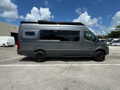 2027 Tiffin Motorhomes GH2 photo 18