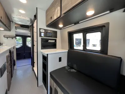 2027 Tiffin Motorhomes GH2 photo 11