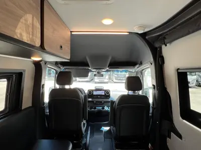 2027 Tiffin Motorhomes GH2 photo 5