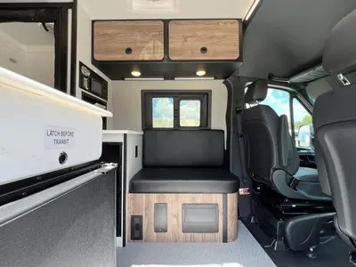 2027 Tiffin Motorhomes GH2 photo 12