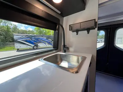 2027 Tiffin Motorhomes GH2 photo 9
