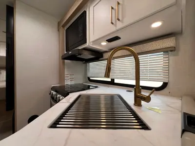 2027 Thor Motor Coach Chateau photo 9
