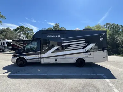 2027 Thor Motor Coach Gemini photo 20