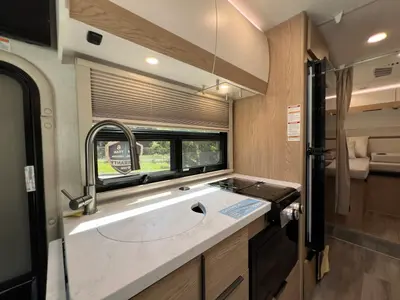 2027 Thor Motor Coach Gemini photo 8