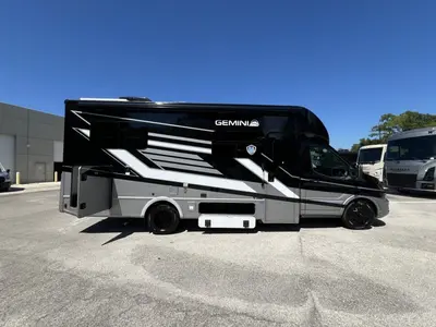 2027 Thor Motor Coach Gemini photo 19