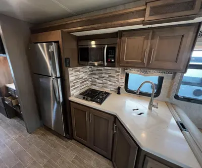 2021 Thor Motor Coach Omni photo 6