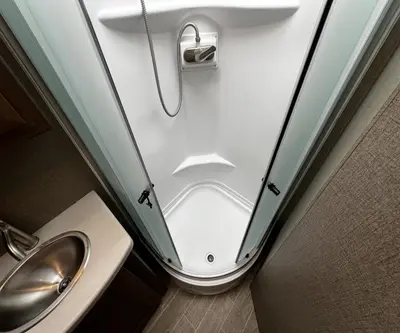 2021 Thor Motor Coach Omni photo 28