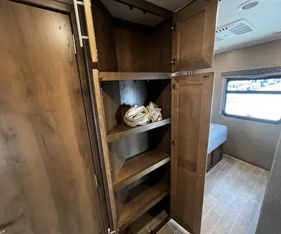 2021 Thor Motor Coach Omni photo 20