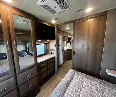 2021 Thor Motor Coach Omni photo 23