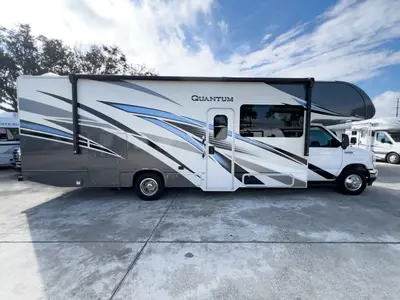 2023 Thor Motor Coach Quantum photo 27