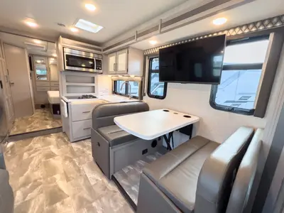 2023 Thor Motor Coach Quantum photo 6