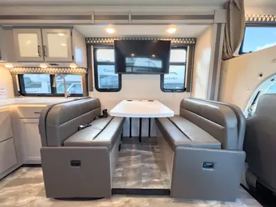 2023 Thor Motor Coach Quantum photo 7
