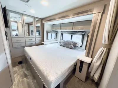 2023 Thor Motor Coach Quantum photo 15