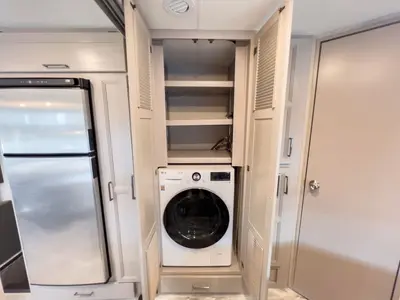 2023 Thor Motor Coach Quantum photo 19
