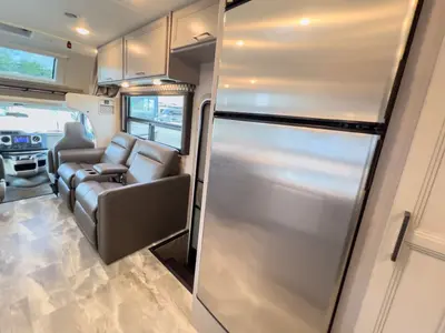 2023 Thor Motor Coach Quantum photo 13