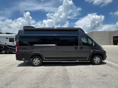 2024 Thor Motor Coach Sequence photo 19
