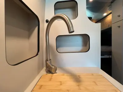 2024 Airstream Rangeline photo 11