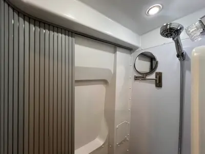 2024 Airstream Rangeline photo 17