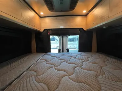 2024 Airstream Rangeline photo 19