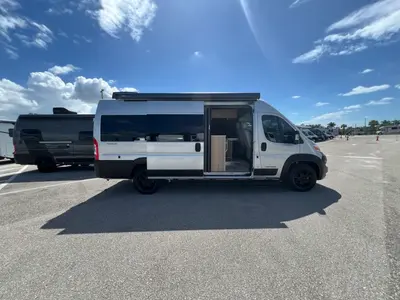 2024 Airstream Rangeline photo 21