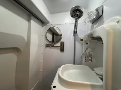 2024 Airstream Rangeline photo 16