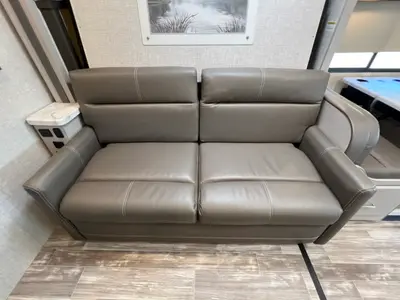 2023 Thor Motor Coach Geneva photo 16
