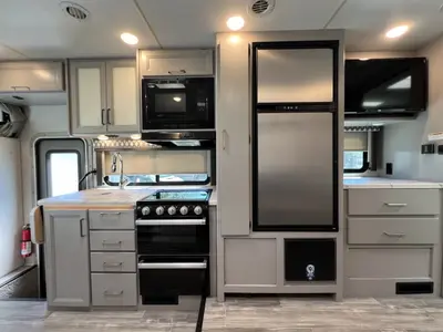2023 Thor Motor Coach Geneva photo 8