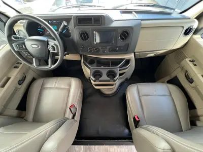 2023 Thor Motor Coach Geneva photo 2