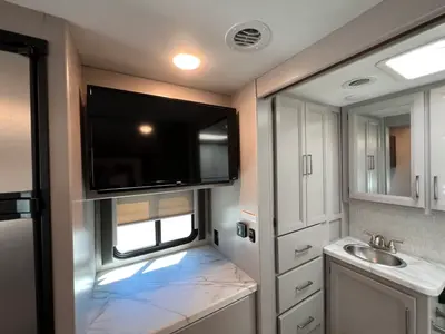 2023 Thor Motor Coach Geneva photo 20