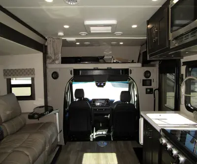 2022 Dynamax Corp Isata 3 Series photo 3