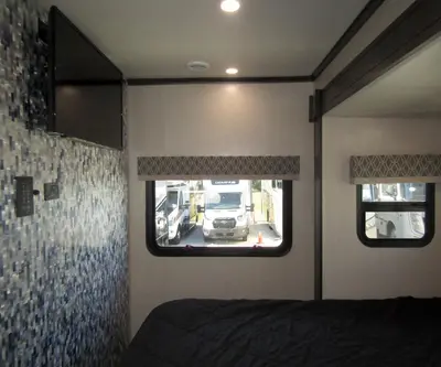 2022 Dynamax Corp Isata 3 Series photo 17