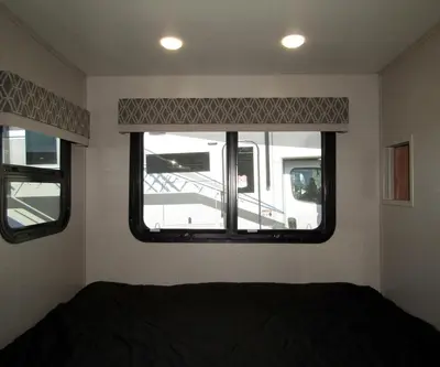 2022 Dynamax Corp Isata 3 Series photo 16