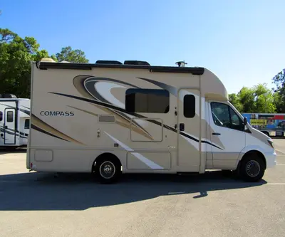 2019 Thor Motor Coach Compass photo 21