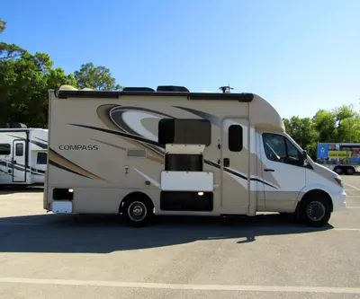 2019 Thor Motor Coach Compass photo 22