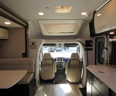 2019 Thor Motor Coach Compass photo 3