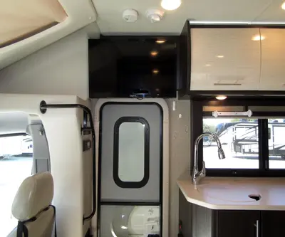 2019 Thor Motor Coach Compass photo 7