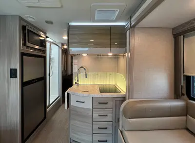 2023 Thor Motor Coach Delano photo 8