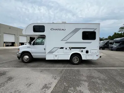 2026 Thor Motor Coach Chateau photo 20