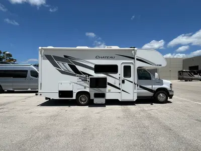 2024 Thor Motor Coach Chateau photo 22