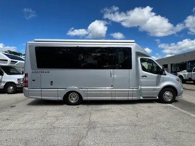 2022 Airstream Atlas photo 22