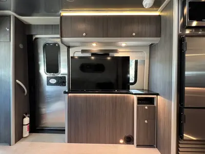 2022 Airstream Atlas photo 14