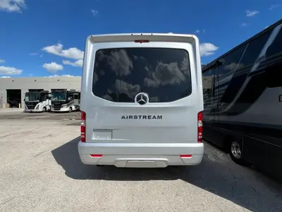 2022 Airstream Atlas photo 26