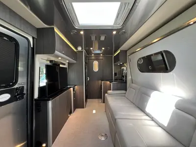 2022 Airstream Atlas photo 5