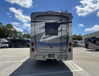 2026 Entegra Coach Vision XL photo 28