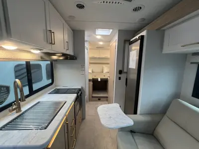 2026 Thor Motor Coach Chateau Sprinter photo 5