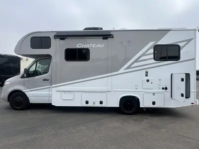 2026 Thor Motor Coach Chateau Sprinter photo 18