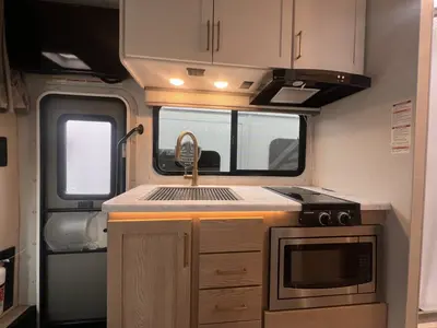 2026 Thor Motor Coach Chateau Sprinter photo 7