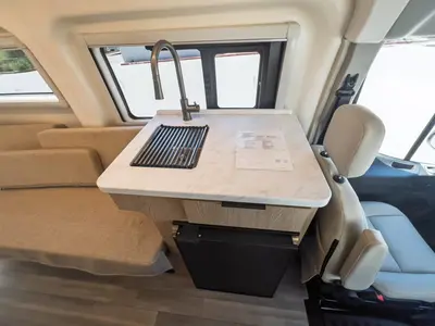 2027 Thor Motor Coach Talavera photo 8