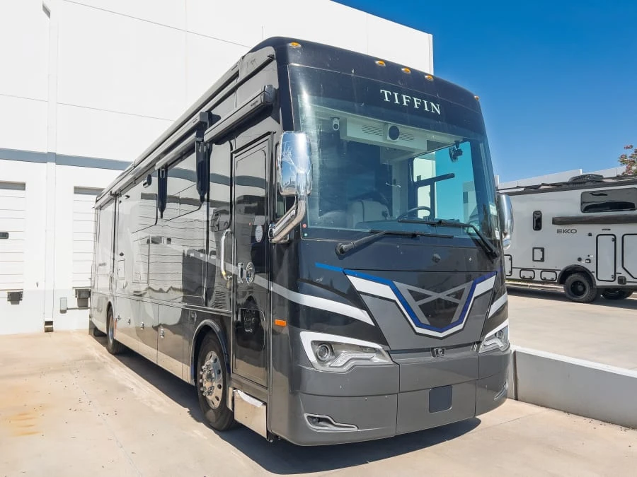 2026 Tiffin Motorhomes Allegro BUS exterior
