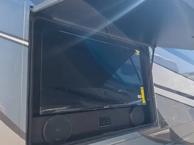 2027 Entegra Coach Vision XL photo 24
